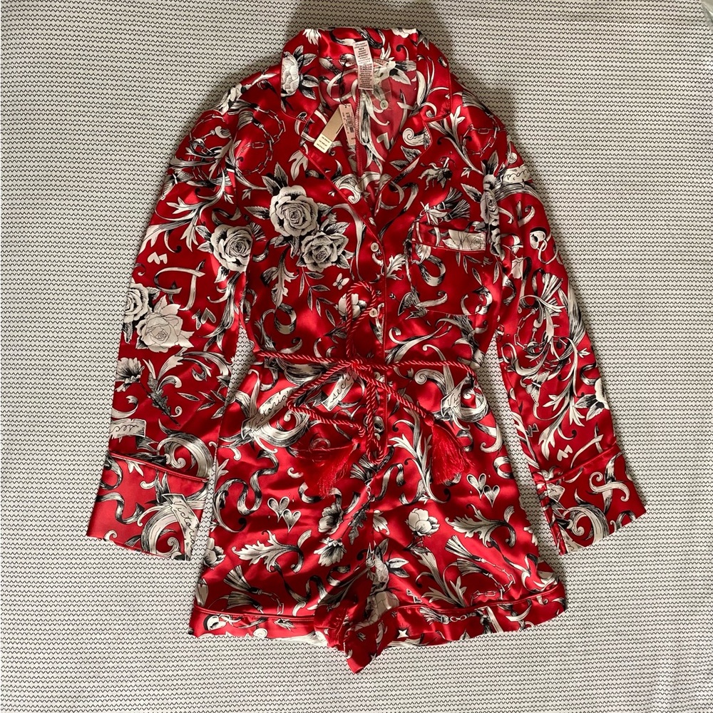 NWT VICTORIA’S SECRET Printed Longsleeves Romper. Size-Extra Small. Code-C0017